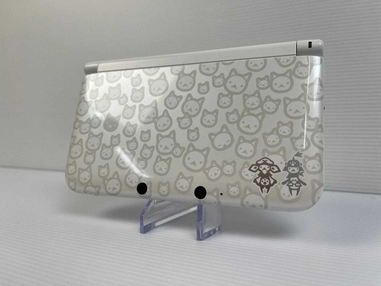 Nintendo 3DS 3DS XL LL Region Free Console Bundle, Red Blue Pink White Black, Japanese Retro Handheld