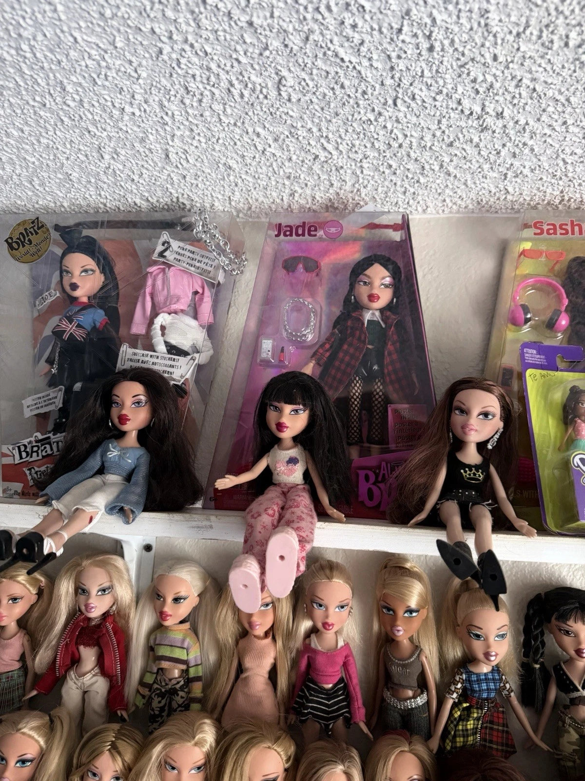 Bratz Fashion Doll Lot, 52 Dolls Plus Head, Jade Sasha Yasmin and More, Y2K Vintage Doll Collection
