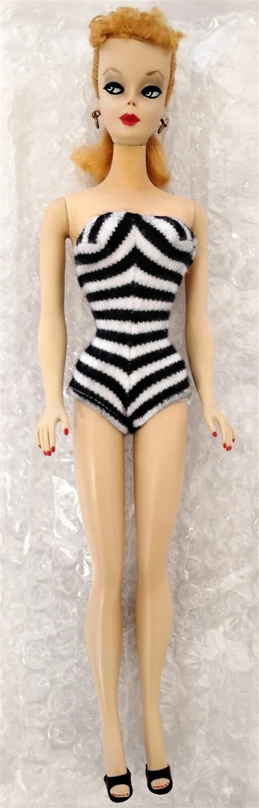 Vintage Barbie Number 1 Doll 1959, Original Mattel Collector Edition, Complete with Original Box, Rare Collectible