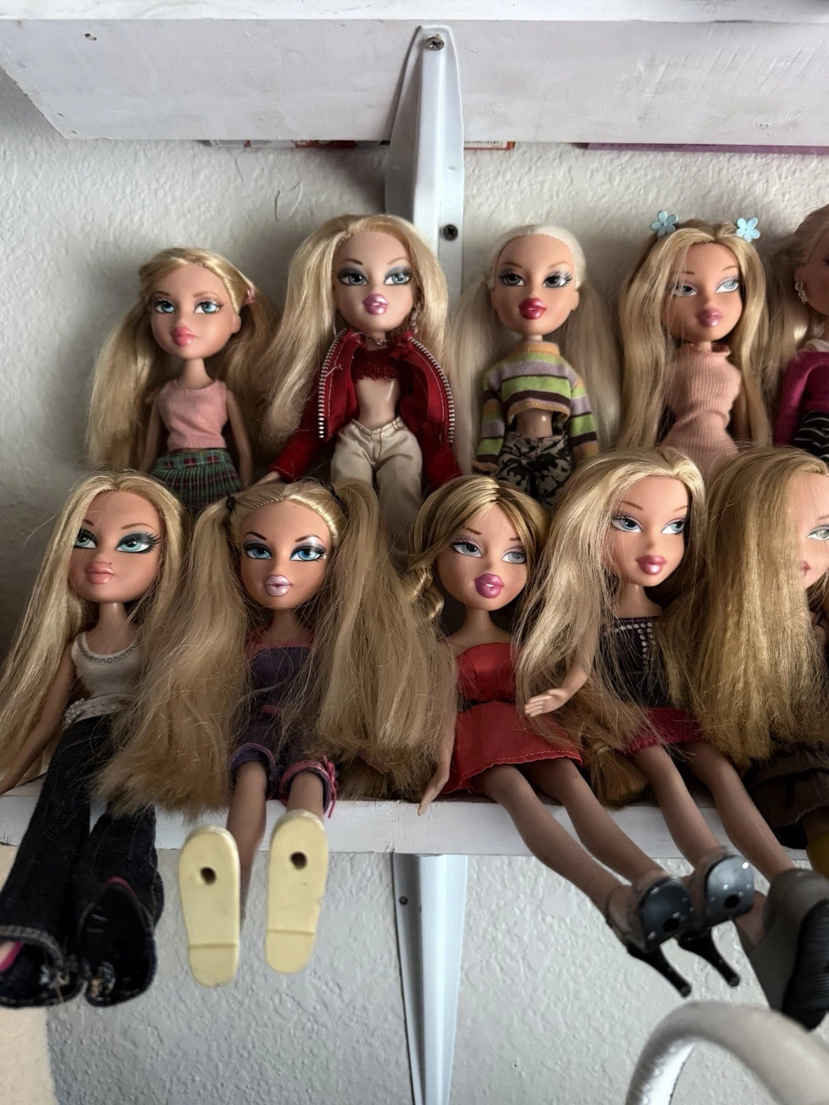 Bratz Fashion Doll Lot, 52 Dolls Plus Head, Jade Sasha Yasmin and More, Y2K Vintage Doll Collection