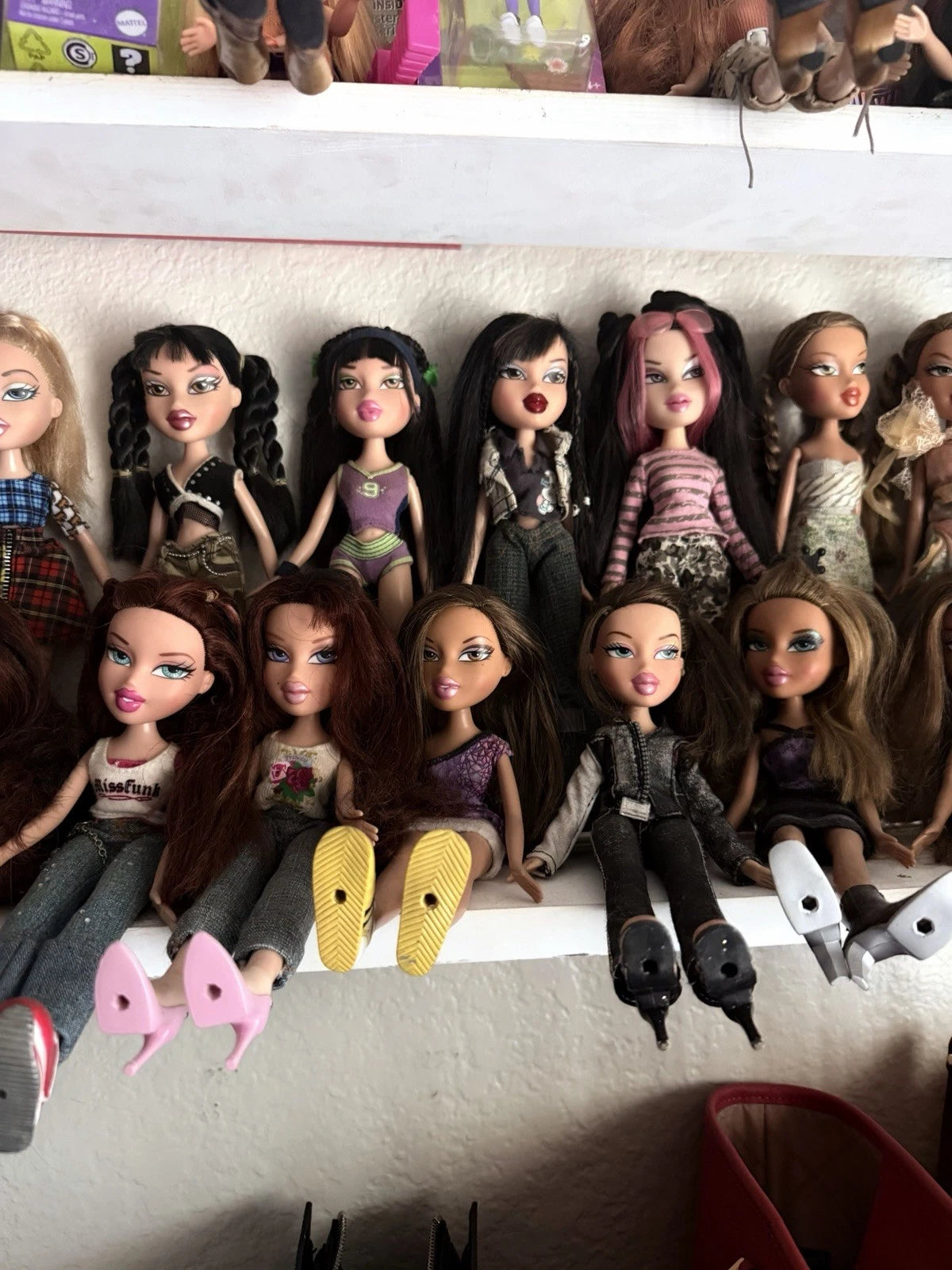 Bratz Fashion Doll Lot, 52 Dolls Plus Head, Jade Sasha Yasmin and More, Y2K Vintage Doll Collection