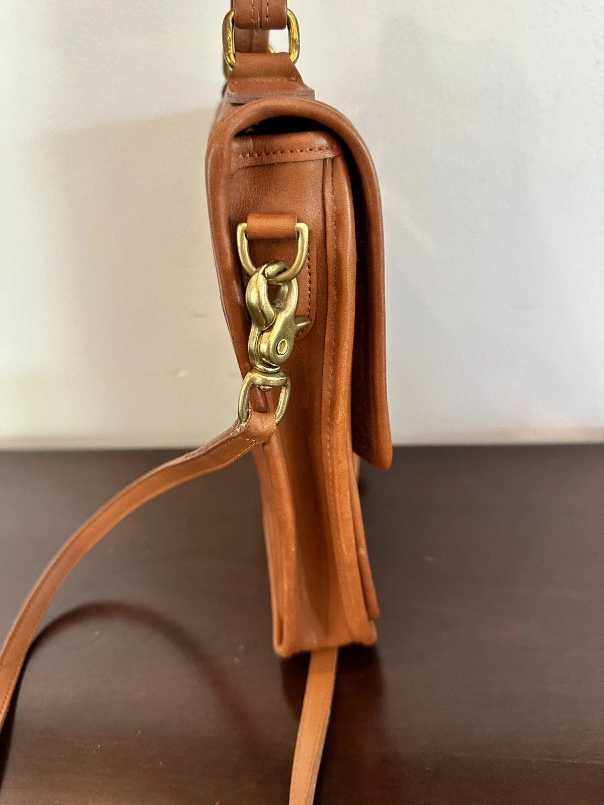 Vintage Coach 5130 Station British Tan Leather Crossbody Bag Purse