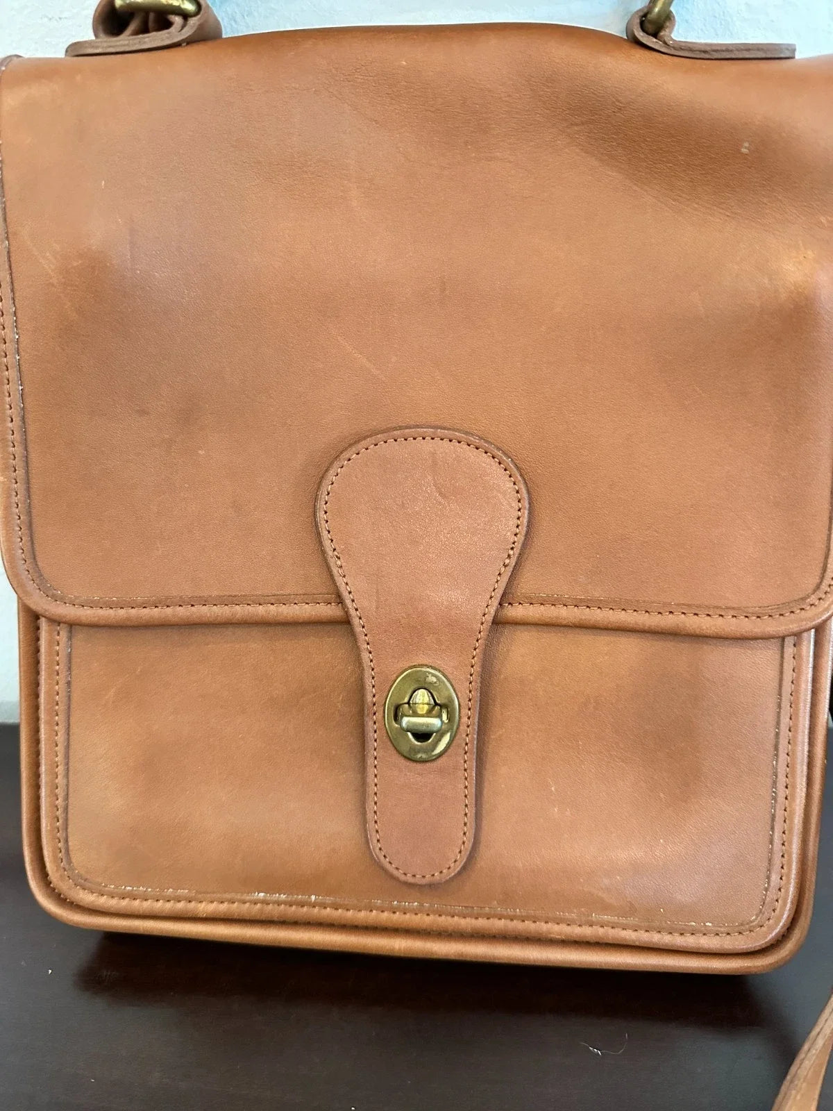 Vintage Coach 5130 Station British Tan Leather Crossbody Bag Purse