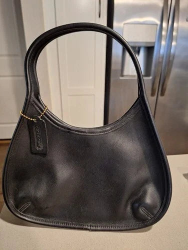 Vintage Coach 9027 Mini Ergo Black Leather Shoulder Bag 90s